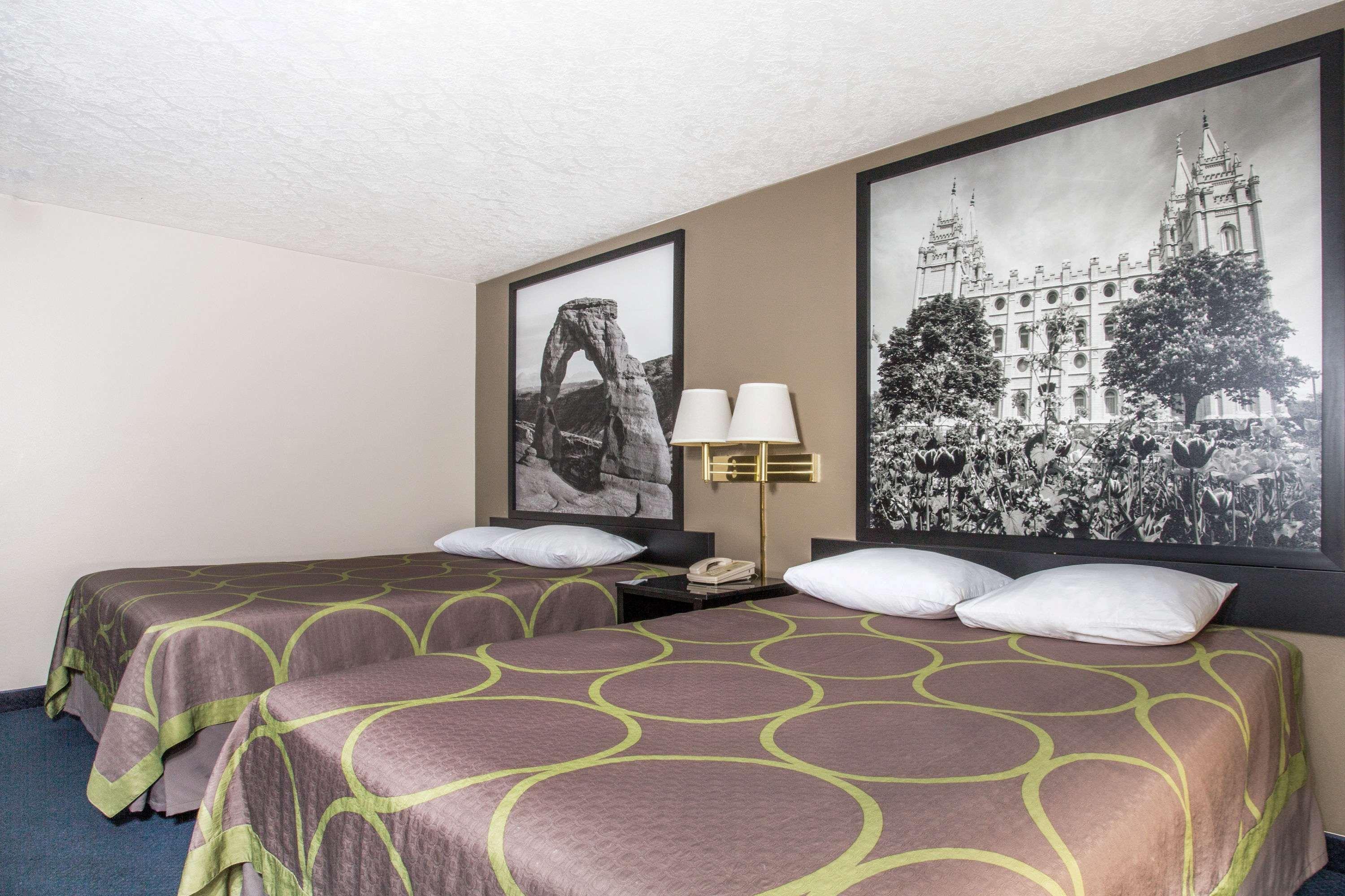 Super 8 By Wyndham Logan Hotel Exterior photo